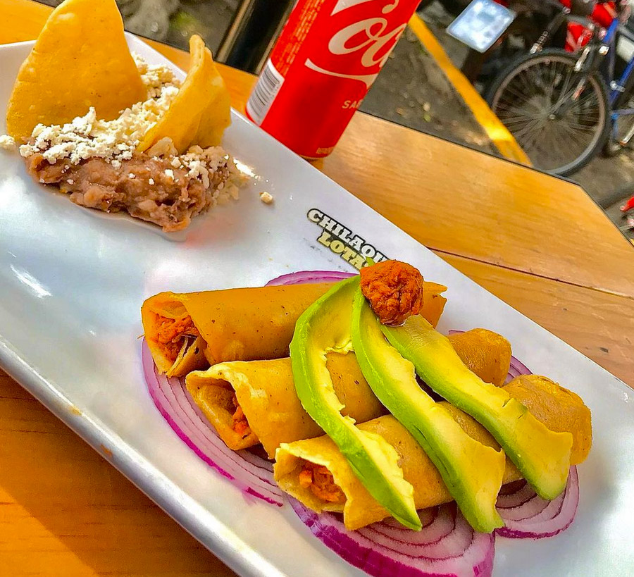 Tacos de cochinita chilaquilotas